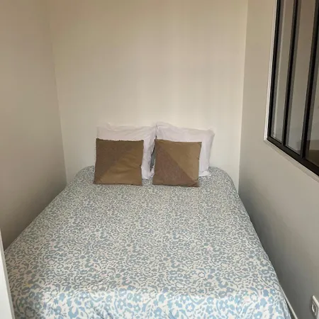 Independent Two-room In A Characterful House Apartment Eysines